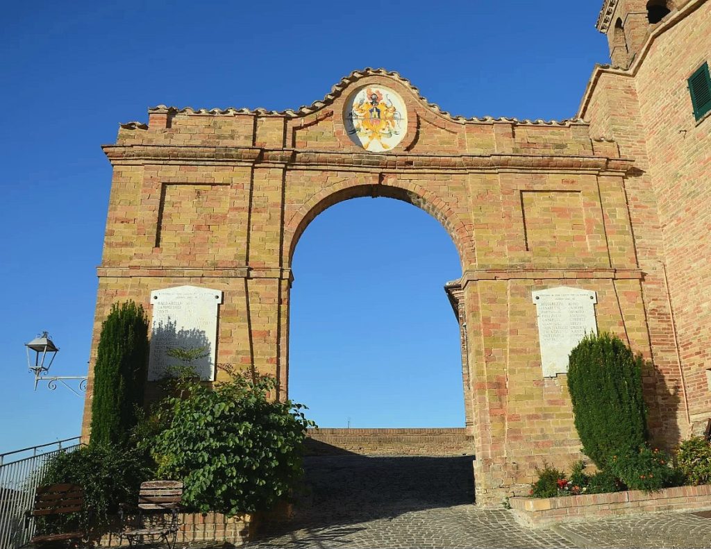 Discover Arcevia and Its Nine Castles 22 The entrance of the fortified village in Piticchio