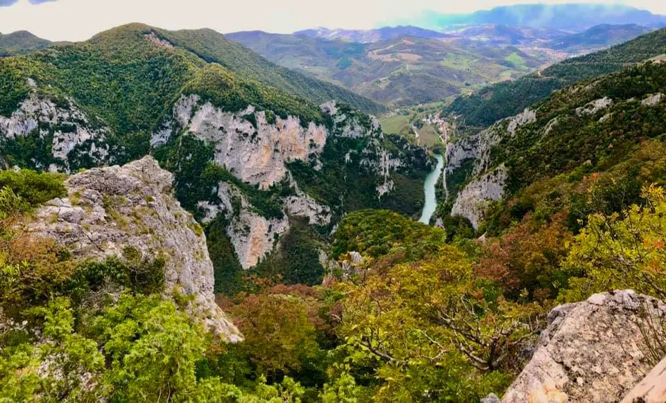 Autumn Foliage in Le Marche 15 Terrazza del Furlo