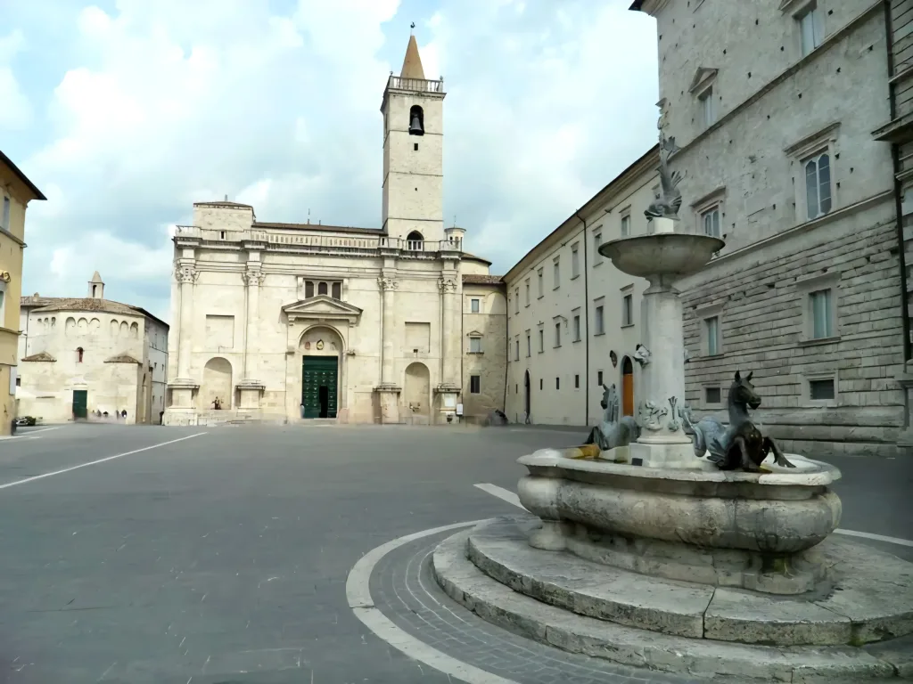 Ascoli: the City of a Hundred Towers 14 View of Piazza Arringo with the fountain