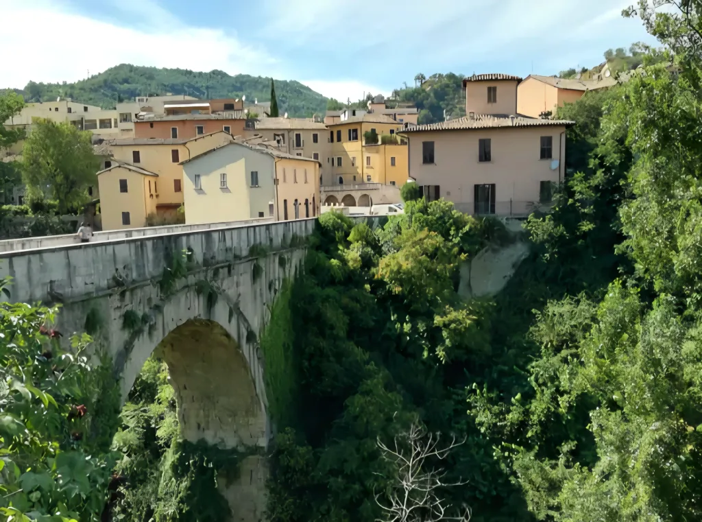 Ascoli: the City of a Hundred Towers 16 Ponte di Solestà