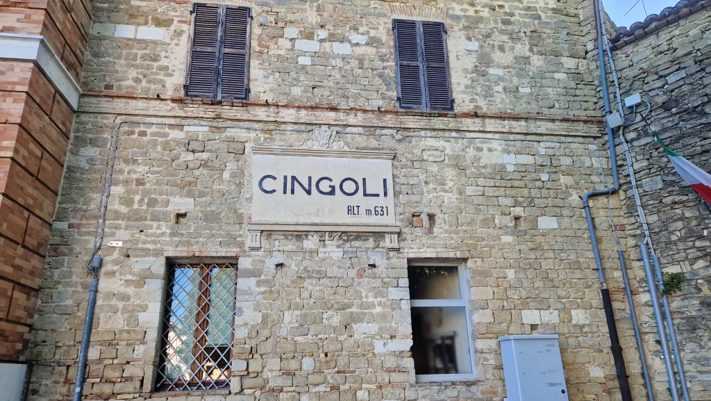 Cingoli: The Balcony of Le Marche 25 A sign at the entrance of Cingoli's walls