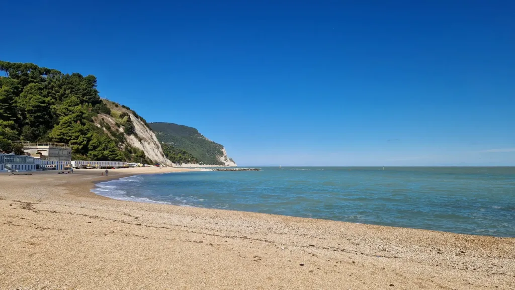 Astuces de voyage qui fonctionnent vraiment et comment les utiliser 1 Travel hacks, booking close to your destination can help.